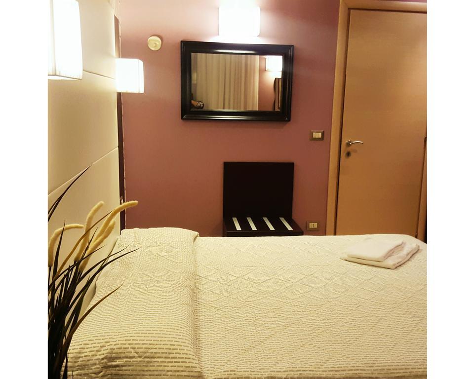 Doppel- oder Zweibettzimmer